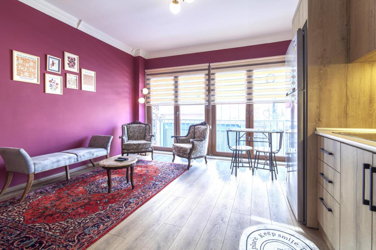 Charming Flat Near Kennedy Avenue In Fatih 아파트